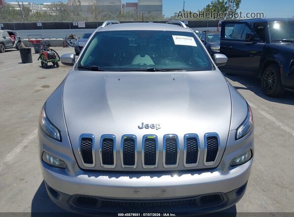 1C4PJLCB8HD219335 2017 JEEP CHEROKEE Silver Вид щитка приладів