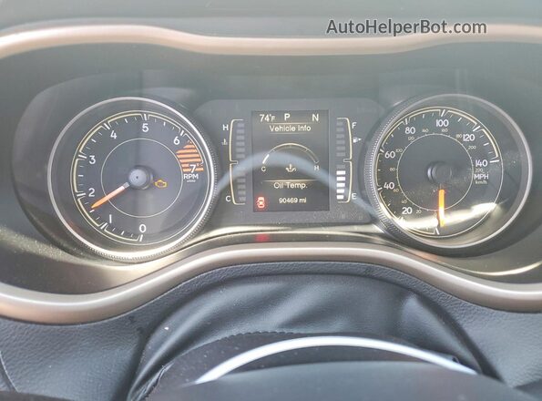 1C4PJLCB8JD552205 2018 JEEP CHEROKEE White Սարքավորումների վահանակի տեսք