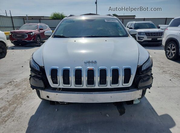1C4PJLCB8JD615951 2018 JEEP CHEROKEE White Widok z przodu