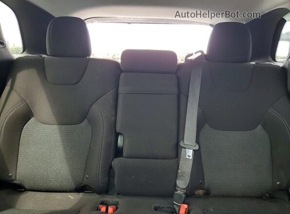 1C4PJLCB8KD262029 2019 JEEP CHEROKEE Black Հետևի նստատեղերի տեսք