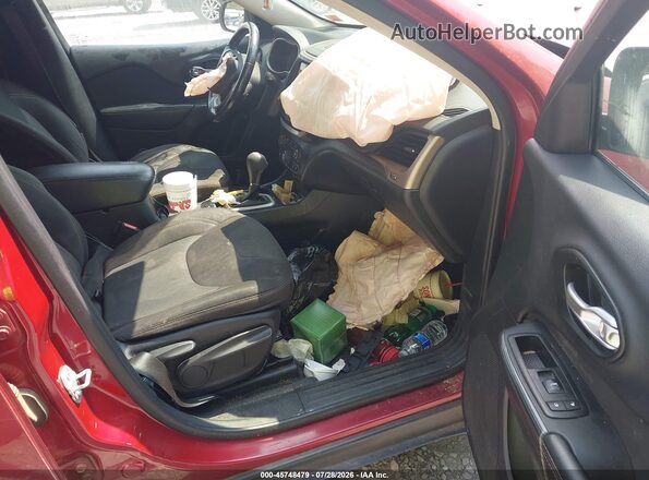1C4PJLCB9GW281877 2016 JEEP CHEROKEE Red Front interior view