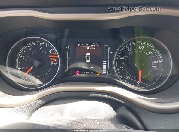 1C4PJLCB9JD544467 2018 JEEP CHEROKEE Black Widok tylnych siedzeń