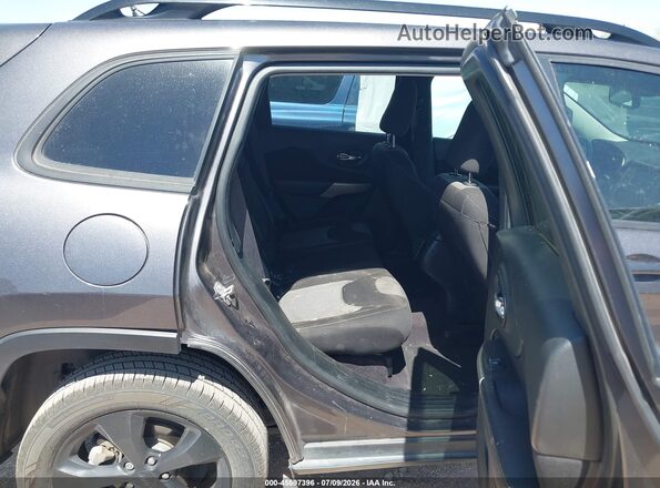 1C4PJLCB9JD544467 2018 JEEP CHEROKEE Black Widok naklejki z numerem VIN