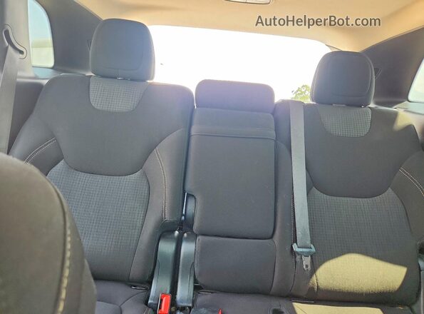 1C4PJLCBXHW642373 2017 JEEP CHEROKEE Red Rear seats view