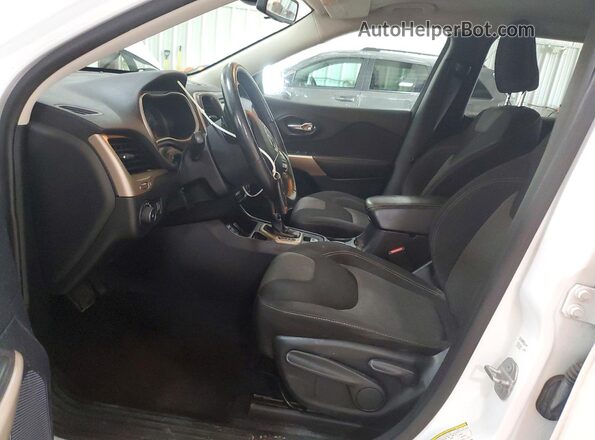 1C4PJLCBXJD504088 2018 JEEP CHEROKEE White Вид салону спереду