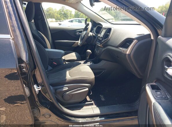 1C4PJLCBXJD587375 2018 JEEP CHEROKEE Черный Вид салона спереди