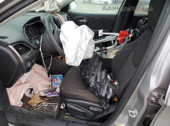 1C4PJLCBXLD528376 2020 JEEP CHEROKEE Серебряный Вид салона спереди