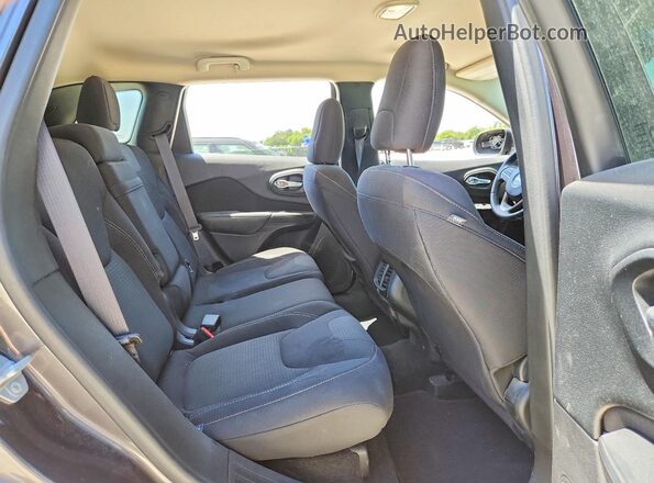 1C4PJLCS3GW136382 2016 JEEP CHEROKEE Gray Widok wnętrza z tyłu