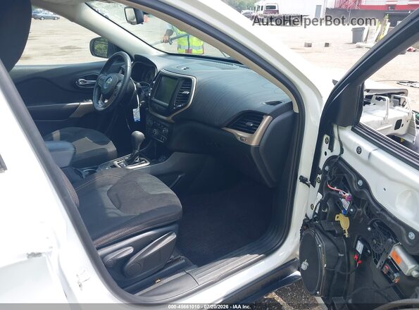 1C4PJLCS5HW603187 2017 JEEP CHEROKEE White Widok wnętrza z przodu