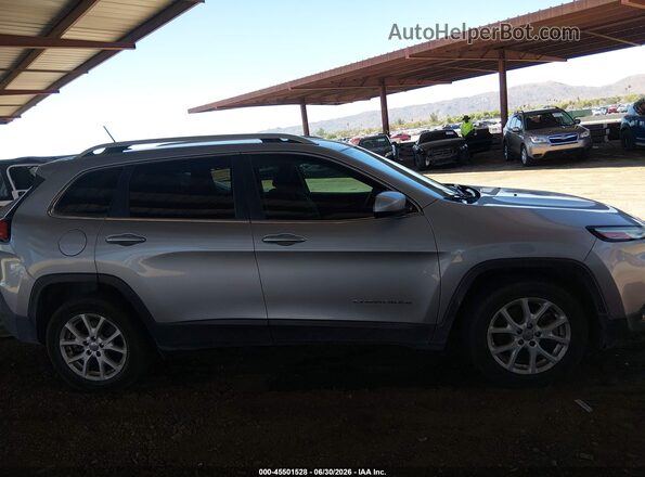 1C4PJLCS6HD235842 2017 JEEP CHEROKEE Silver Rear interior view