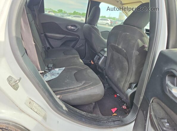 1C4PJLCS8GW287296 2016 JEEP CHEROKEE Белый Вид задней части салона