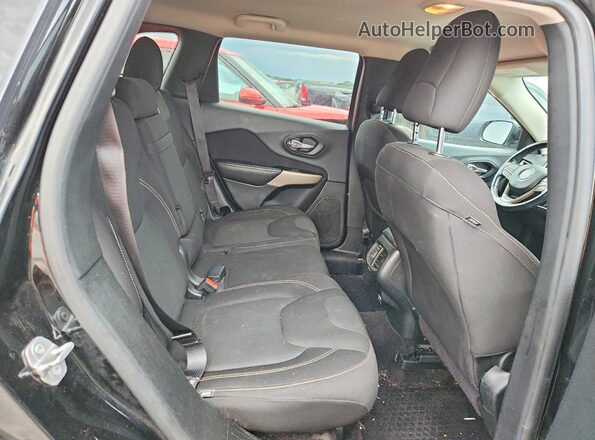 1C4PJLCS8HW577913 2017 JEEP CHEROKEE Black Rear seats view