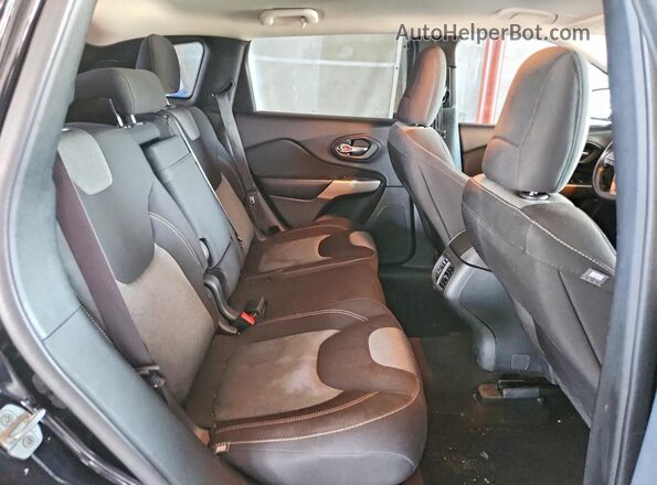 1C4PJLCX1JD577250 2018 JEEP CHEROKEE Black Rear interior view