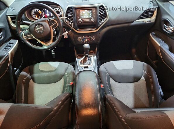 1C4PJLCX2JD524556 2018 JEEP CHEROKEE White Vista del salpicadero