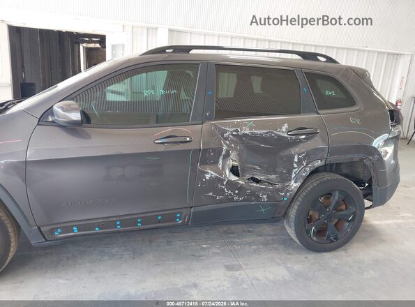 1C4PJLCX4JD527944 2018 JEEP CHEROKEE Gray Front view
