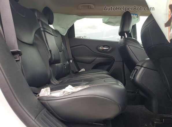 1C4PJLDB0GW211800 2016 JEEP CHEROKEE White Widok wnętrza z tyłu
