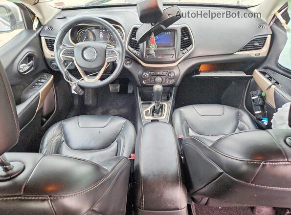 1C4PJLDB1JD523529 2018 JEEP CHEROKEE Серебряный Вид панели приборов