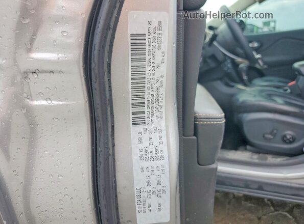 1C4PJLDB2HW642981 2017 JEEP CHEROKEE Silver Vista interior de 360 grados