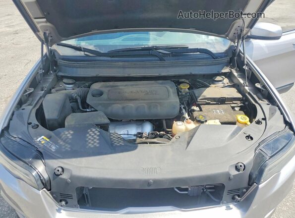 1C4PJLDB2LD599957 2020 JEEP CHEROKEE Silver Vista del compartimento del motor