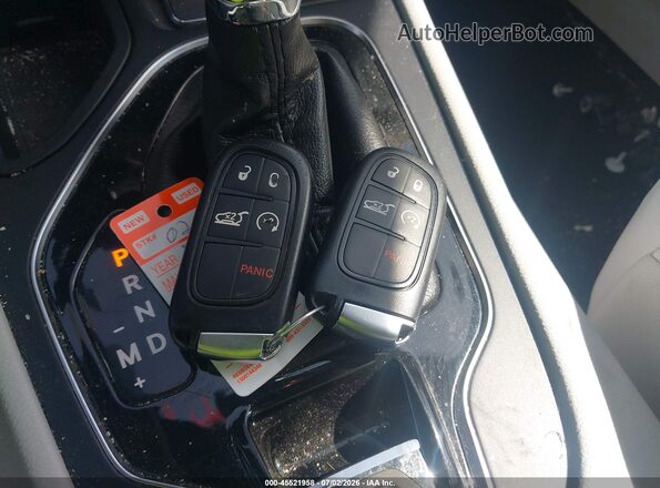 1C4PJLDB4KD347979 2019 JEEP CHEROKEE White Widok deski rozdzielczej
