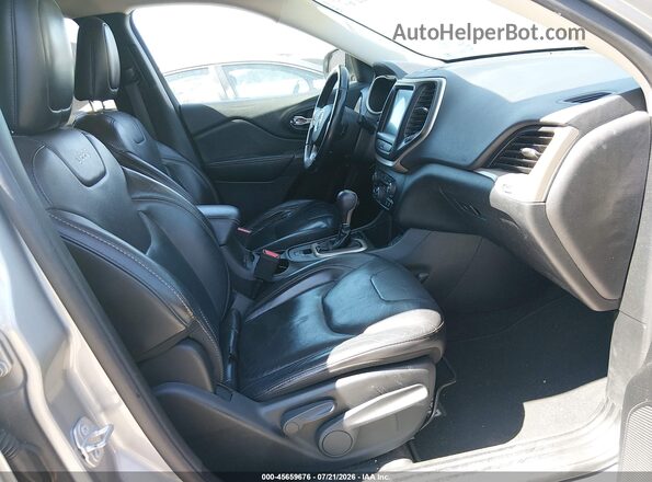 1C4PJLDB5HW513956 2017 JEEP CHEROKEE Silver Vista interior delantera