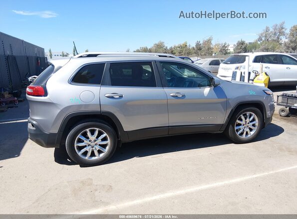 1C4PJLDB5HW513956 2017 JEEP CHEROKEE Silver Vista interior trasera