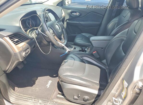 1C4PJLDB7HW533495 2017 JEEP CHEROKEE Gray Front interior view