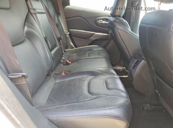 1C4PJLDB7KD347930 2019 JEEP CHEROKEE White Вид задньої частини салону