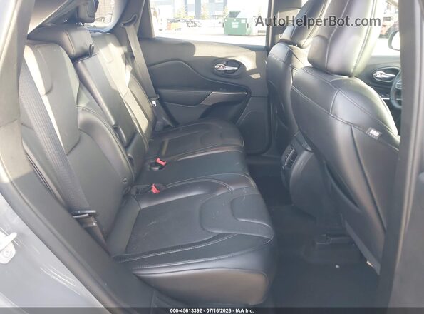 1C4PJLDB7KD438843 2019 JEEP CHEROKEE Gray Widok naklejki z numerem VIN