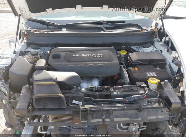 1C4PJLDB8JD533796 2018 JEEP CHEROKEE White უკანა ხედი