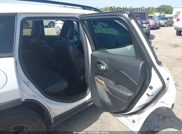 1C4PJLDB8JD533796 2018 JEEP CHEROKEE White VIN კოდის სტიკერის ხედი