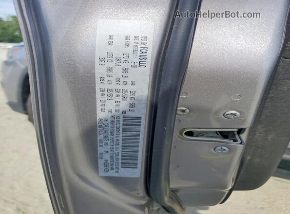 1C4PJLDN4KD148375 2019 JEEP CHEROKEE Silver ძრავის განყოფილების ხედი