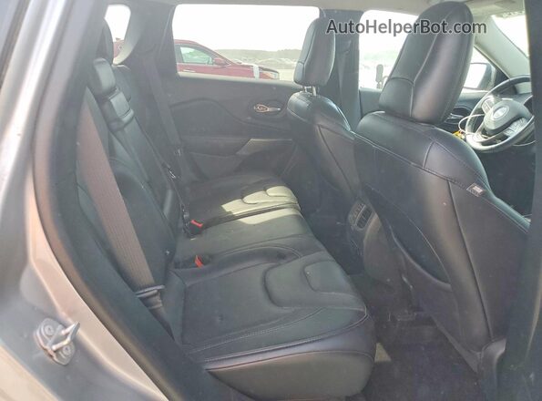 1C4PJLDN4KD148375 2019 JEEP CHEROKEE Silver უკანა სავარძლების ხედი