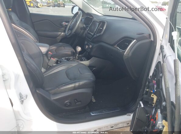 1C4PJLDN5KD171714 2019 JEEP CHEROKEE White Front interior view