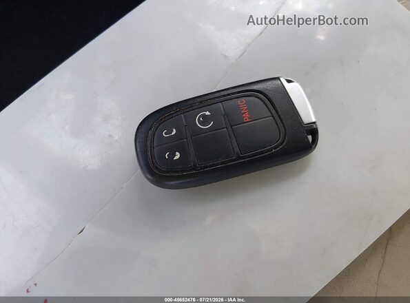 1C4PJLDS3HW642987 2017 JEEP CHEROKEE Белый Вид панели приборов