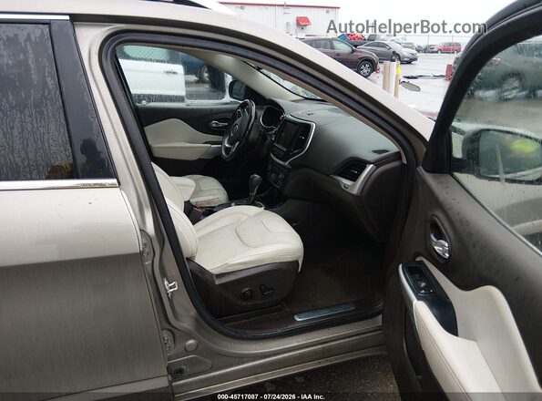 1C4PJLJS4HW603894 2017 JEEP CHEROKEE Beige Вид салону спереду