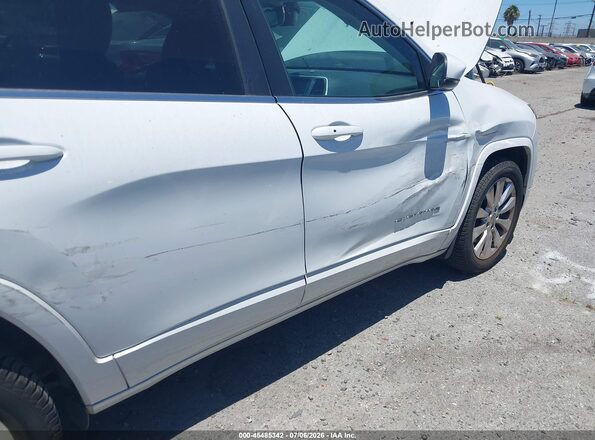 1C4PJLJS5HW510432 2017 JEEP CHEROKEE White Вид спереду