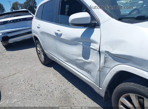 1C4PJLJS5HW510432 2017 JEEP CHEROKEE White Вид задньої частини салону