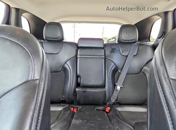 1C4PJLLB0KD226593 2019 JEEP CHEROKEE Black Rear seats view
