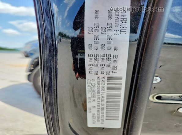 1C4PJLLB0KD226593 2019 JEEP CHEROKEE Black 360 interior view