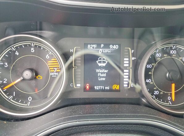 1C4PJLLB1KD324449 2019 JEEP CHEROKEE White Vista del cuadro de instrumentos