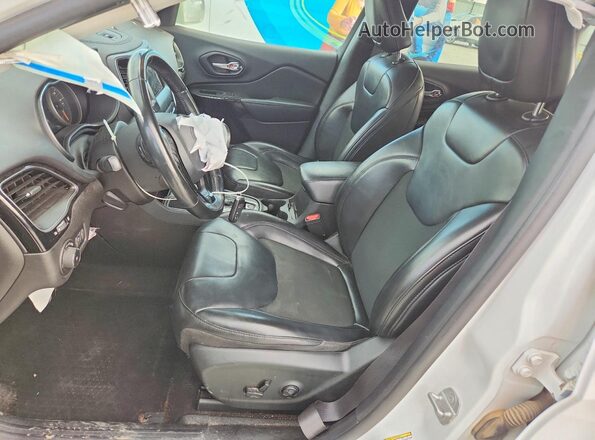 1C4PJLLB2LD645286 2020 JEEP CHEROKEE Белый Вид салона спереди
