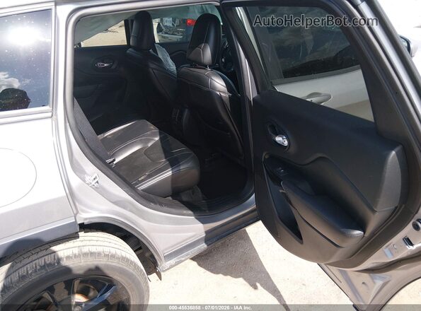 1C4PJLLB3KD485045 2019 JEEP CHEROKEE Silver Vista de la etiqueta del VIN