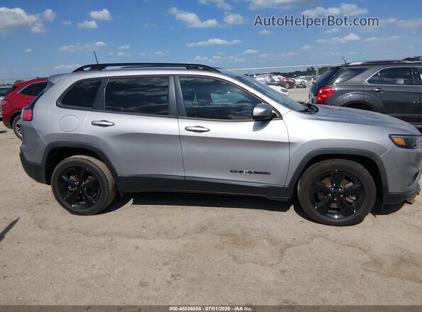 1C4PJLLB3KD485045 2019 JEEP CHEROKEE Silver Vista interior trasera