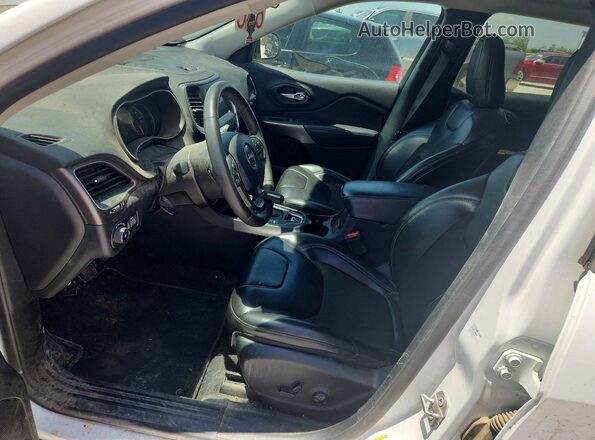 1C4PJLLB3LD610241 2020 JEEP CHEROKEE White Front interior view