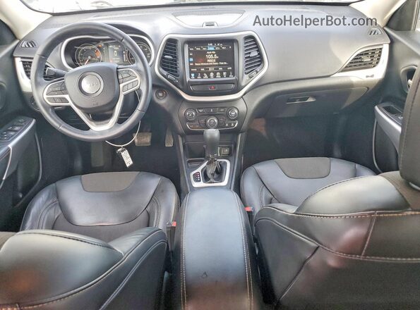 1C4PJLLB4JD520156 2018 JEEP CHEROKEE White Вид панелі приладів