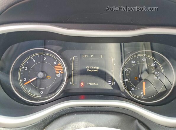 1C4PJLLB5JD615681 2018 JEEP CHEROKEE Maroon Вид щитка приладів