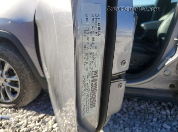 1C4PJLLB5KD262604 2019 JEEP CHEROKEE Серебряный Панорамный вид салона 360°