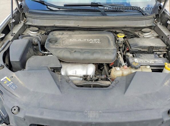 1C4PJLLB6KD154329 2019 JEEP CHEROKEE Silver ძრავის განყოფილების ხედი