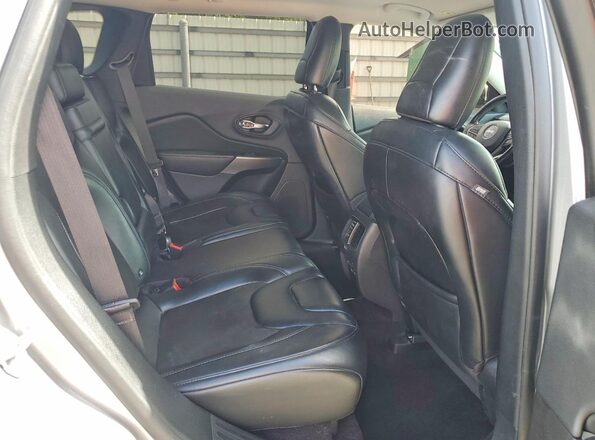 1C4PJLLB6KD154329 2019 JEEP CHEROKEE Silver უკანა სალონის ხედი